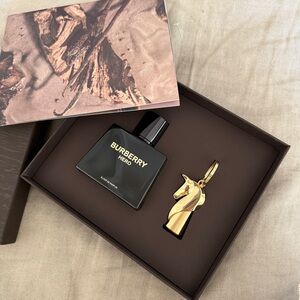 New Burberry Hero Men Eau de Parfum — Black